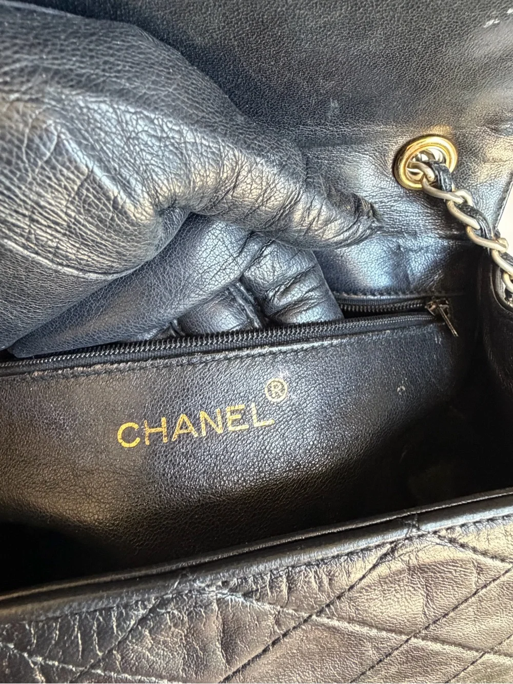 CHANEL Black Quilted Lambskin Shoulder Bag with Gold Chain